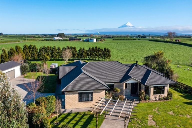 Photo of property in 393 Ketemarae Road, Normanby, Hawera, 4675