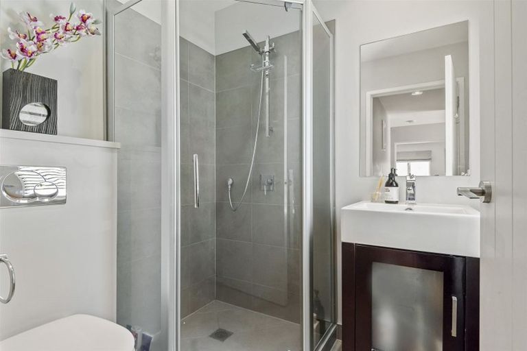 Photo of property in 96a Anzac Street, Takapuna, Auckland, 0622