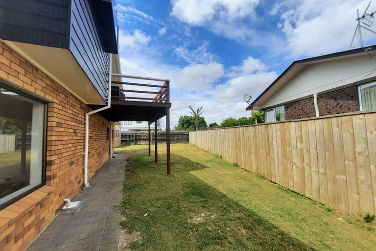 Photo of property in 32 Hadley Wood Drive, Wattle Downs, Auckland, 2103