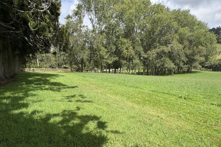 Photo of property in 713 Ararimu Valley Road, Helensville, 0882