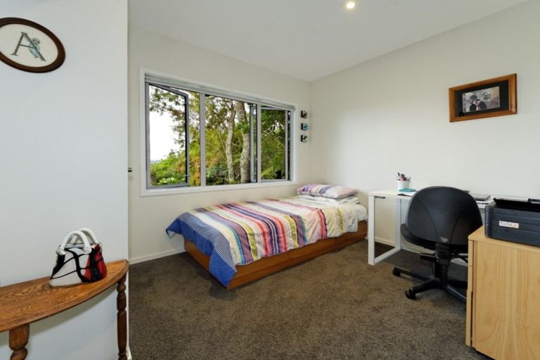 Photo of property in 28 Opou Road, Titirangi, Auckland, 0604