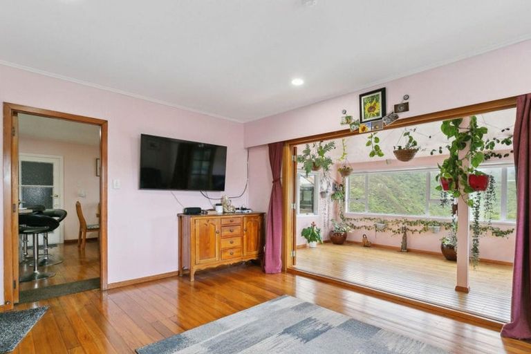 Photo of property in 12 Camrose Grove, Kingston, Wellington, 6021