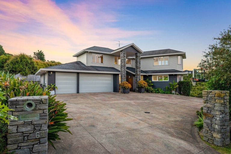 Photo of property in 64 Balboa Drive, Matakatia, Whangaparaoa, 0930