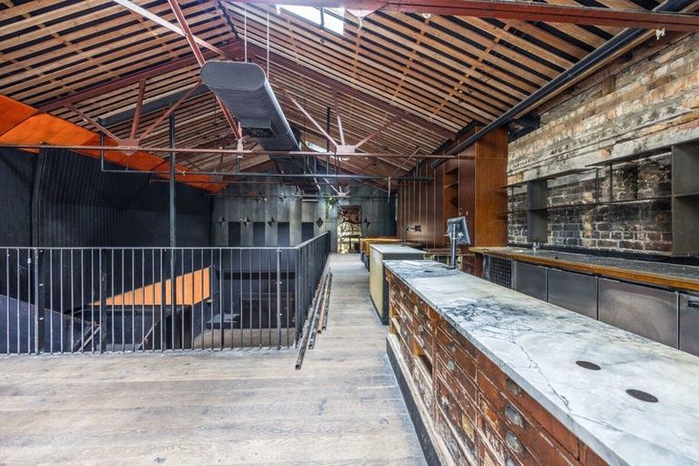Photo of property in 44a Queen Street, Northcote Point, Auckland, 0627