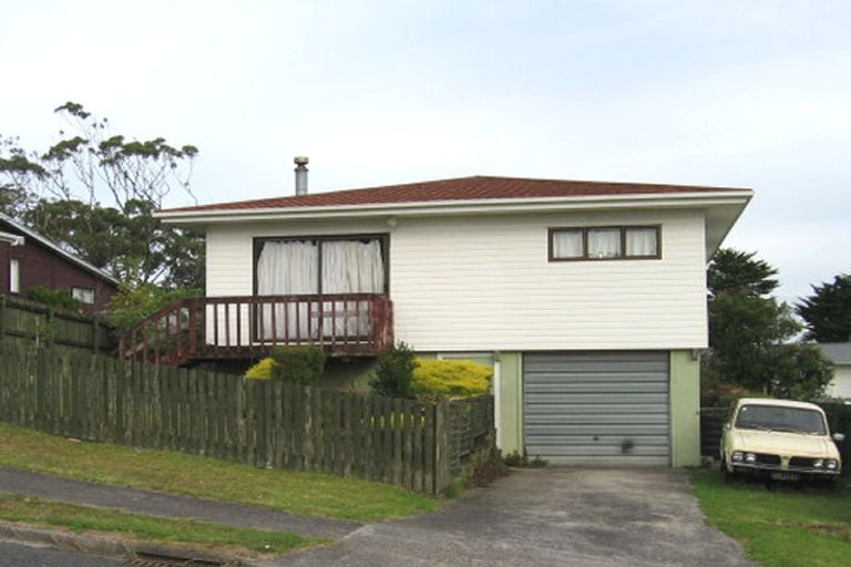 Photo of property in 2/13 Mona Vale, West Harbour, Auckland, 0618