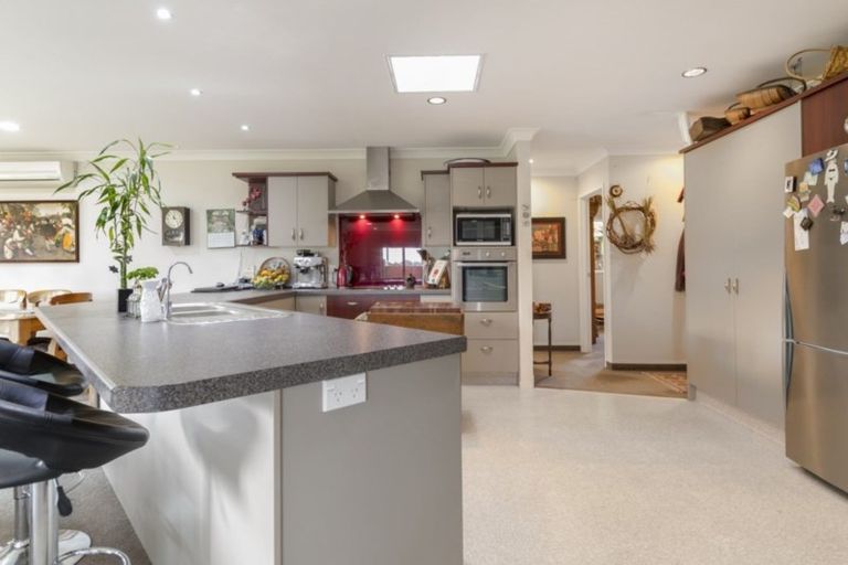 Photo of property in 1 Mckenna Lane, Omokoroa, 3114