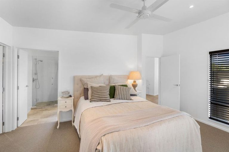 Photo of property in 35 Lagoon Way, Omaha, 0986