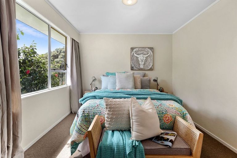 Photo of property in 42a Hicks Close, Whitby, Porirua, 5024