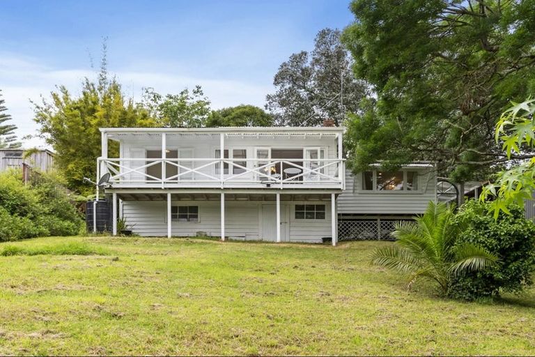 Photo of property in 70 Pleasant Road, Glen Eden, Auckland, 0602