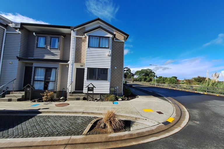 Photo of property in 1/5 Wallson Crescent, Wiri, Auckland, 2104