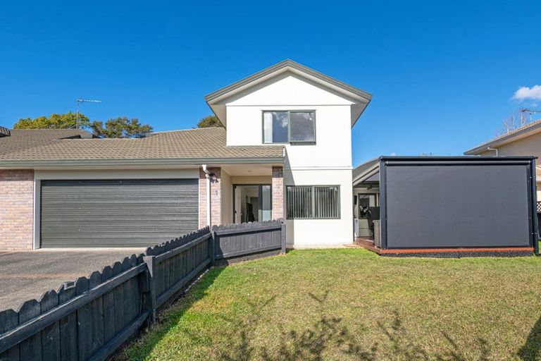 Photo of property in 1/27 Roanoke Way, Albany, Auckland, 0632