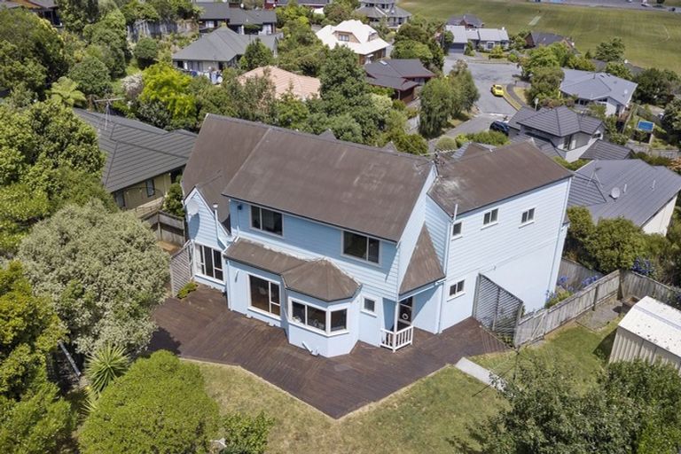 Photo of property in 24 Saunders Close, Whitby, Porirua, 5024