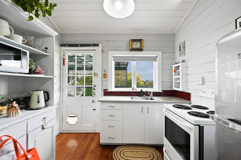 Photo of property in 106 Forest Lake Road, Forest Lake, Hamilton, 3200