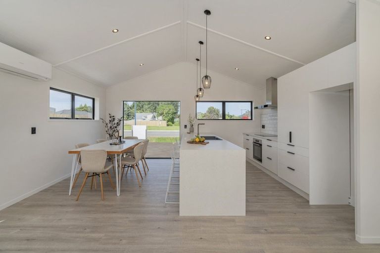 Photo of property in 26 Palm Drive, Whitianga, 3510