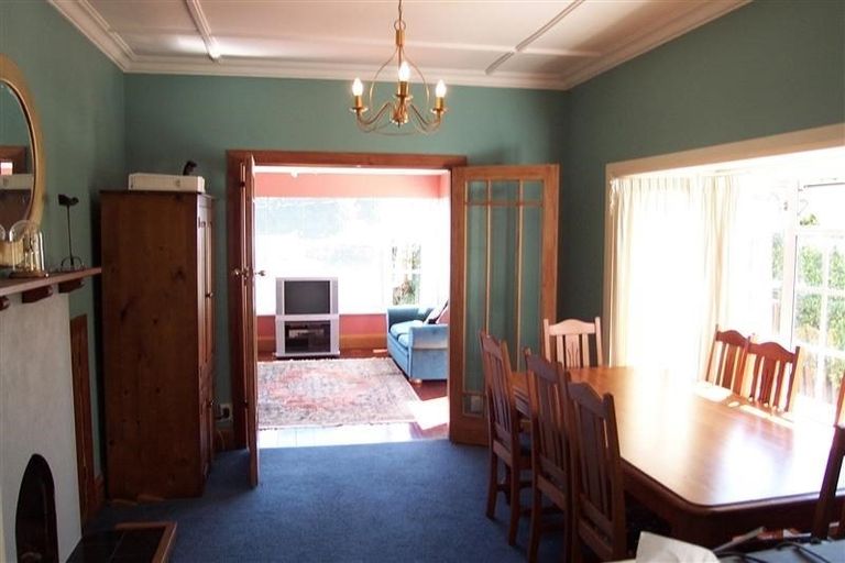 Photo of property in 1 Ranui Crescent, Khandallah, Wellington, 6035