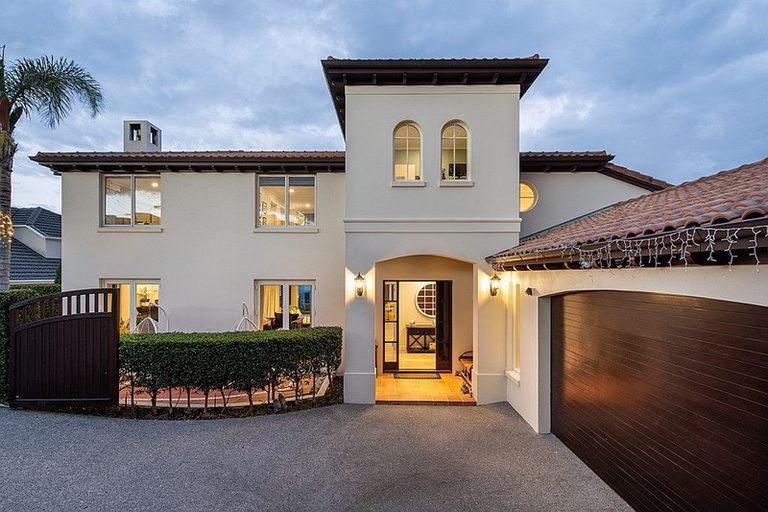 Photo of property in 375 Beach Road, Mairangi Bay, Auckland, 0630