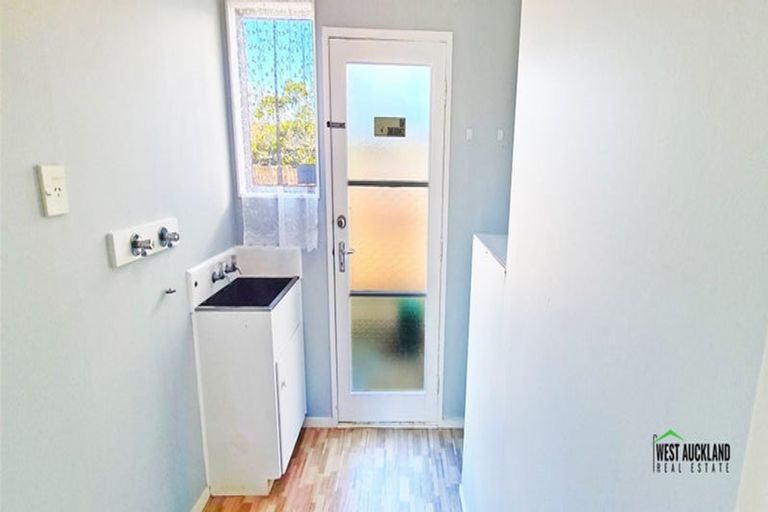 Photo of property in 1/67 Luanda Drive, Ranui, Auckland, 0612