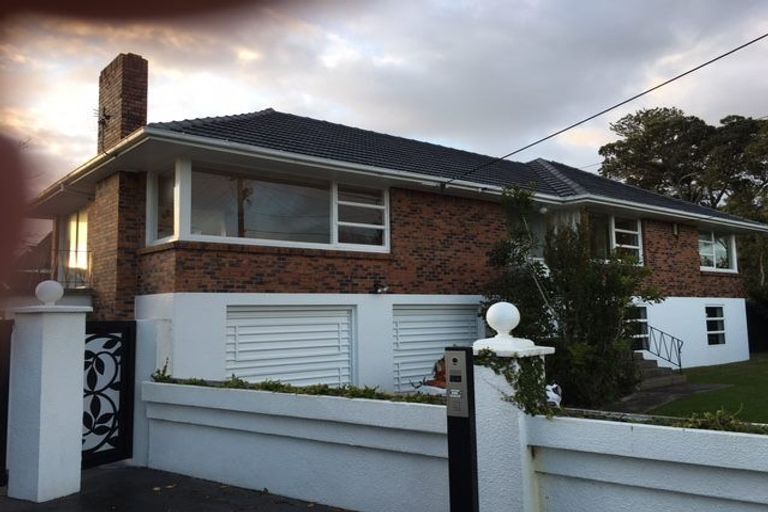 Photo of property in 216 Lake Road, Hauraki, Auckland, 0622