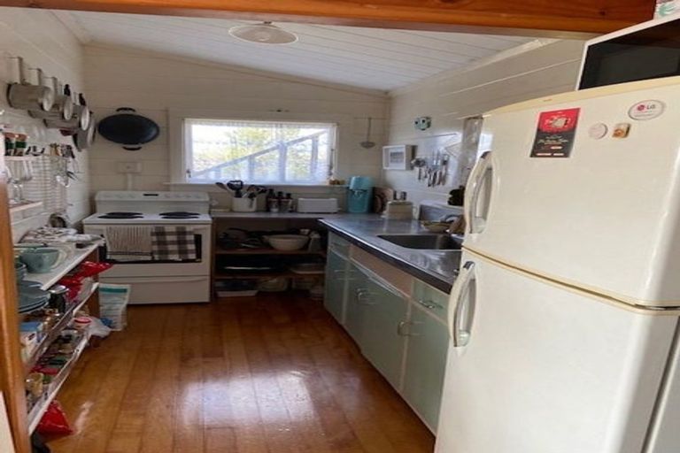 Photo of property in 21 Bayview Road, Paremata, Porirua, 5024