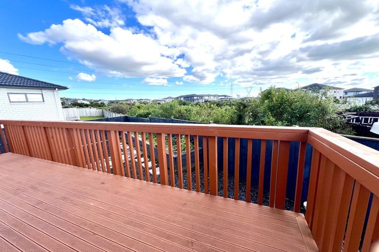 Photo of property in 10 Rossbeg Lane, Flat Bush, Auckland, 2019