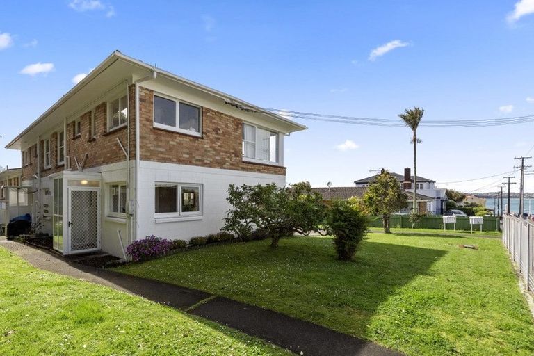 Photo of property in 1/16 Church Street, Devonport, Auckland, 0624