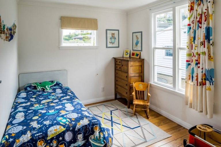 Photo of property in 8 Gordon Road, Plimmerton, Porirua, 5026