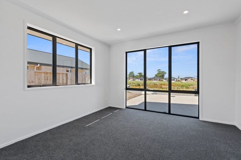 Photo of property in 6 Karearea Lane, One Tree Point, 0118