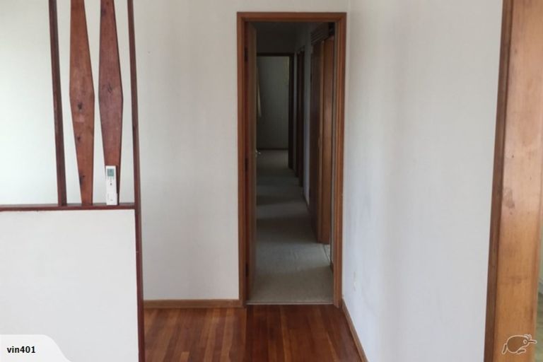 Photo of property in 19 Pendlebury Street, Green Bay, Auckland, 0604