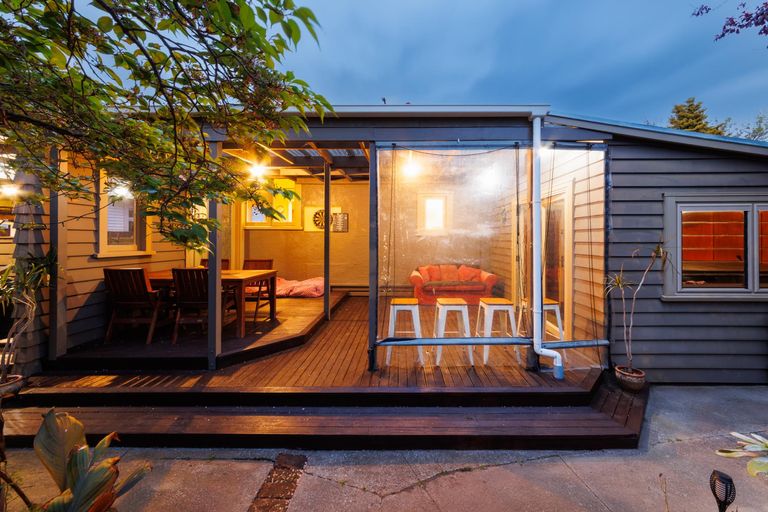 Photo of property in 9 Rosalie Terrace, Kelvin Grove, Palmerston North, 4414