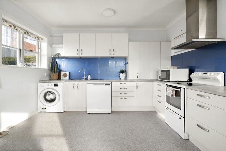 Photo of property in 14 Scotland Terrace, Green Island, Dunedin, 9018