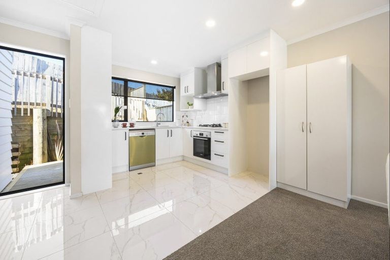 Photo of property in 27a Poruru Close, Papakura, 2110