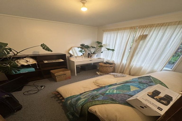 Photo of property in 13-13a Espin Crescent, Karori, Wellington, 6012