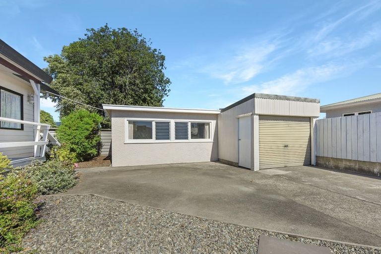 Photo of property in 2/8 Browning Crescent, Stoke, Nelson, 7011