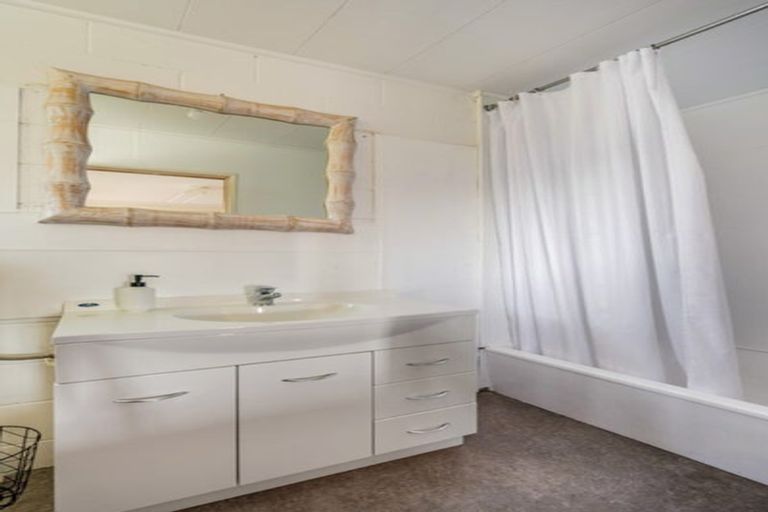 Photo of property in 95 Lakeview Terrace, Lake Hawea, 9382