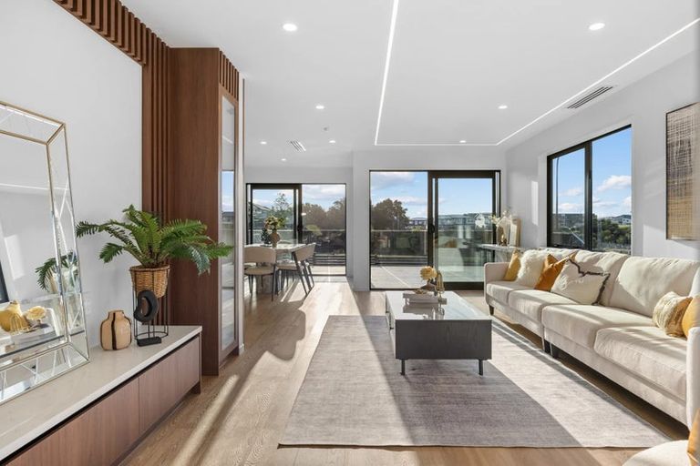 Photo of property in 3 Tinaku Road, Flat Bush, Auckland, 2019