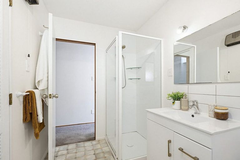 Photo of property in 3 Tedder Way, Karori, Wellington, 6012