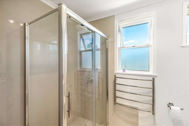 Photo of property in 1/1 Cooper Place, Papakura, 2110