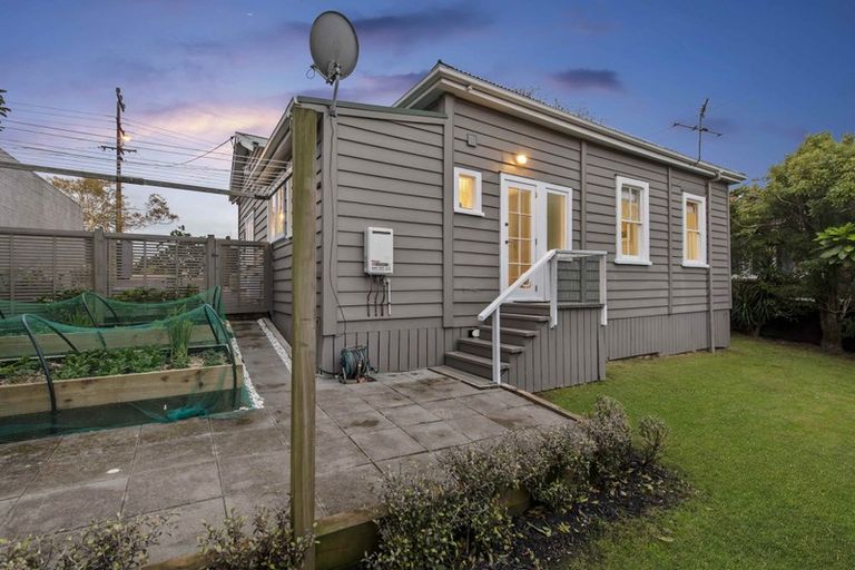 Photo of property in 229 Eskdale Road, Birkenhead, Auckland, 0626