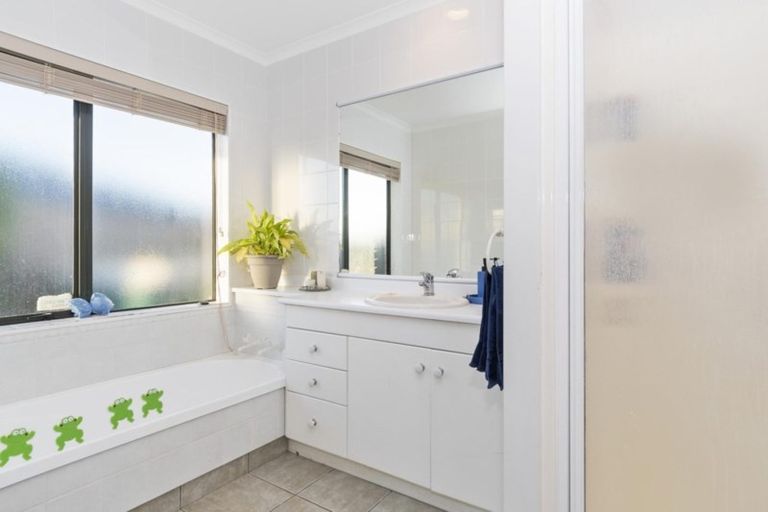 Photo of property in 1 Kochia Avenue, Pyes Pa, Tauranga, 3112