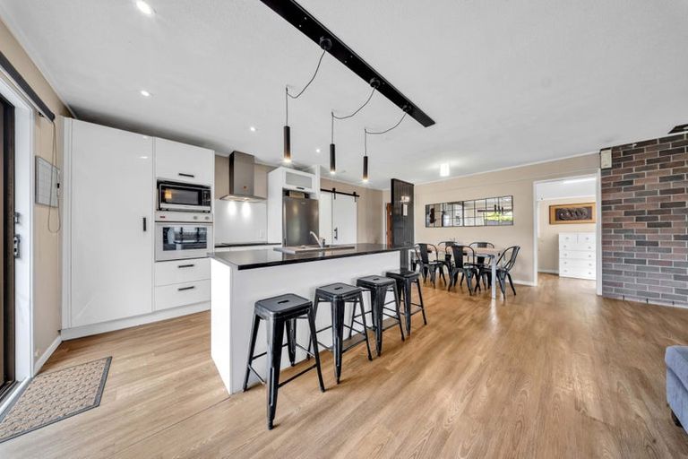 Photo of property in 5 Leven Lane, Totara Heights, Auckland, 2105