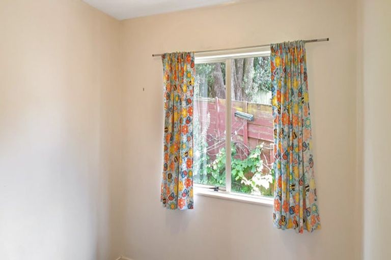 Photo of property in 37 Chatsworth Crescent, Pakuranga Heights, Auckland, 2010