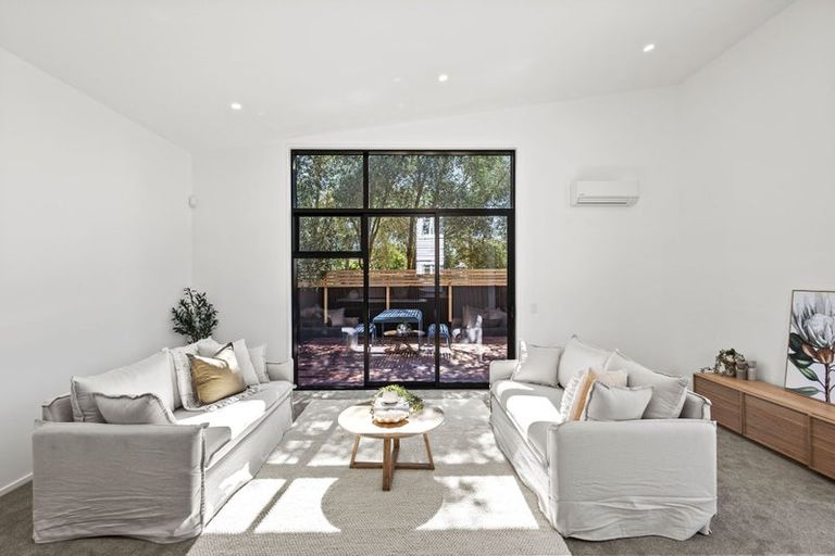 Photo of property in 207a Weston Road, St Albans, Christchurch, 8052