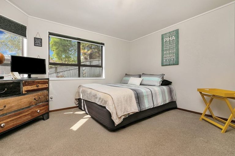 Photo of property in 2/22 Long Bay Drive, Torbay, Auckland, 0630