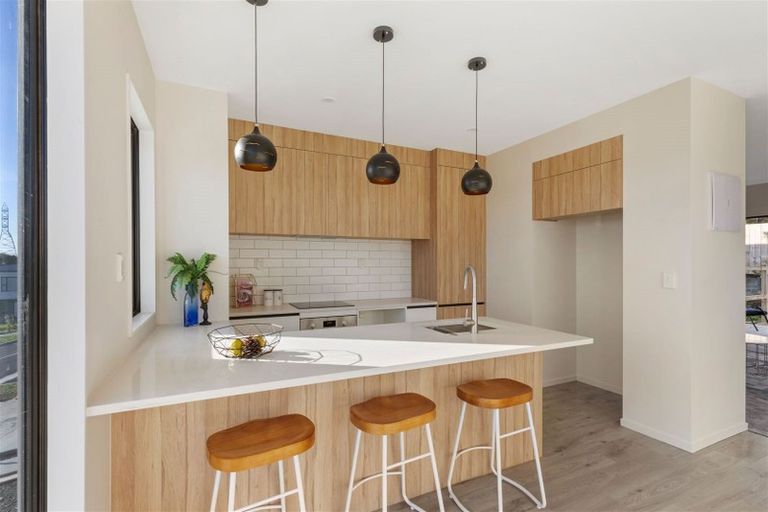 Photo of property in 13 Paina Crescent, Massey, Auckland, 0614