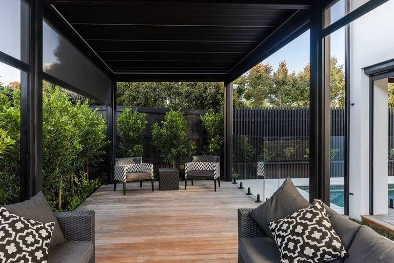 Photo of property in 112 Arran Point Parade, Orewa, 0931