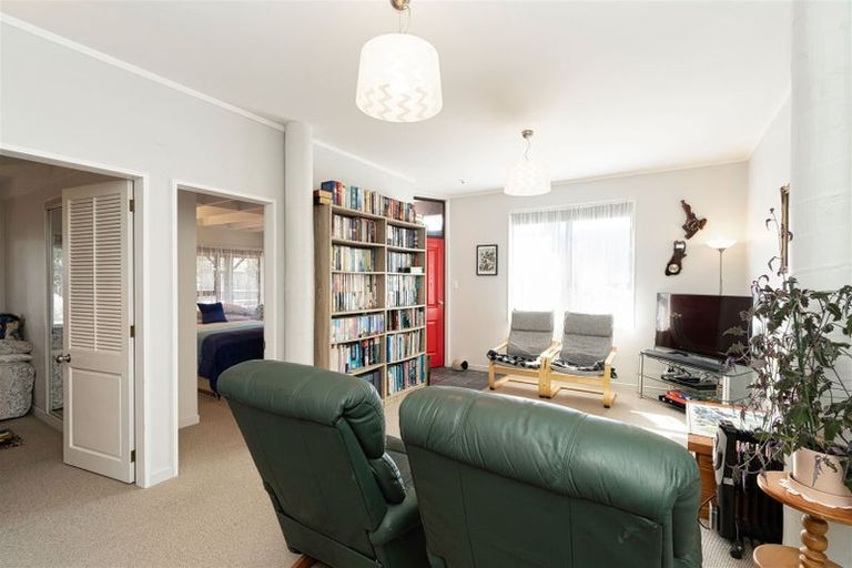 Photo of property in 2 Tahi Road, Paraparaumu Beach, Paraparaumu, 5032