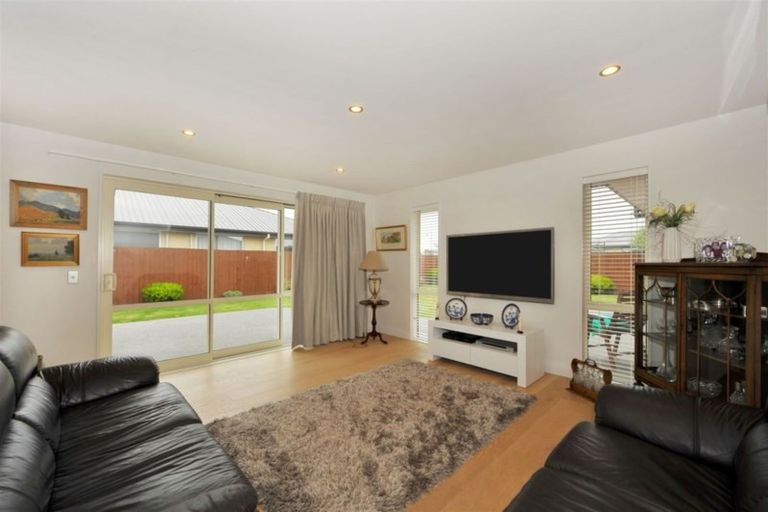 Photo of property in 6 Augustine Drive, Aidanfield, Christchurch, 8025