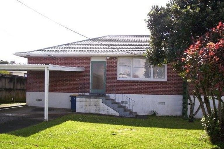 Photo of property in 26 Eastglen Road, Glen Eden, Auckland, 0602