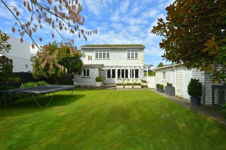 Photo of property in 15 Holmwood Road, Merivale, Christchurch, 8014