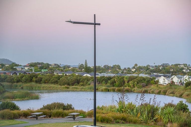 Photo of property in 11 Cambie Avenue, Red Beach, 0932